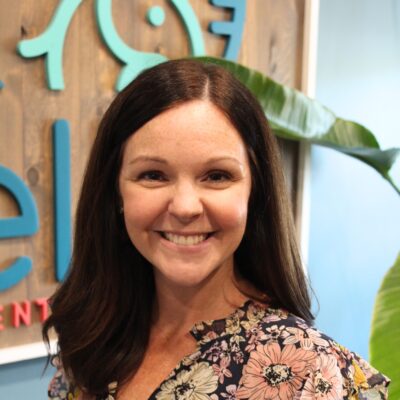 Victoria Henderson headshot