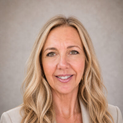 Dana Kahl headshot