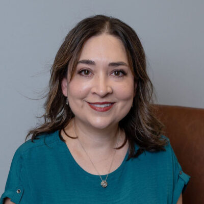 Angela Navarro headshot