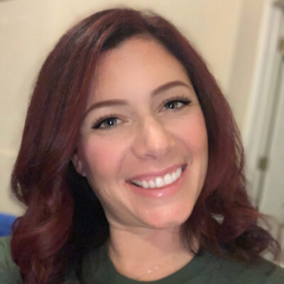 Heather Guzik headshot