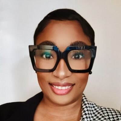 Tamra Robinson headshot