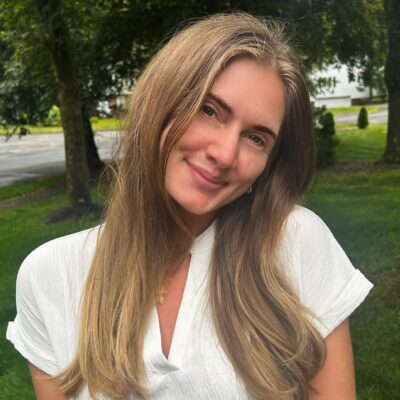 Maggie Rogan headshot