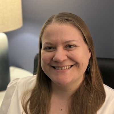 Robyn Prather headshot