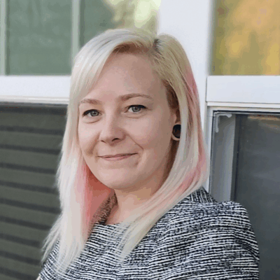 Crystal Lulack headshot