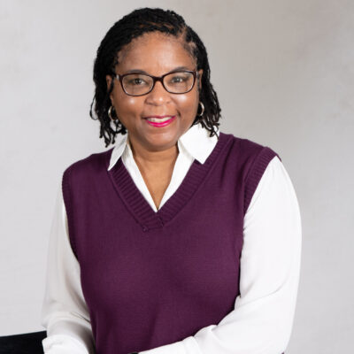 Lynn Harris headshot