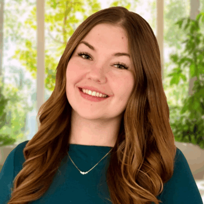 Julie Dubij headshot