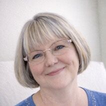 Kim Armstrong headshot