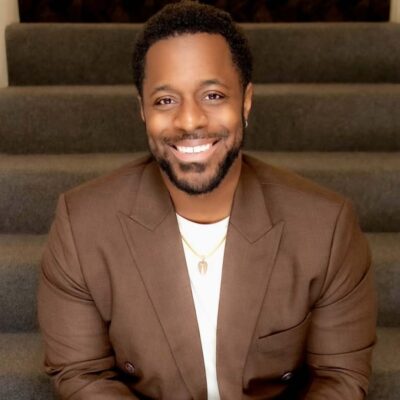 Stephén Hood headshot