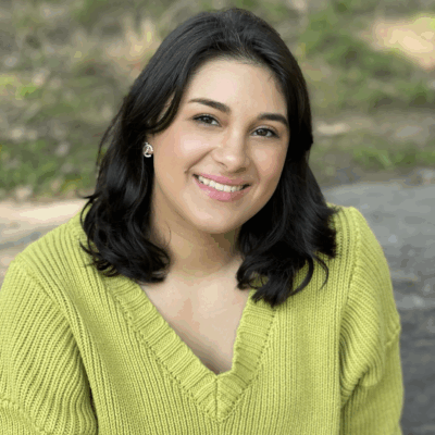 Deja Knudsen headshot