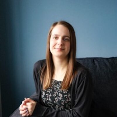 Julia Cashman headshot