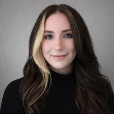 Holly Weber headshot