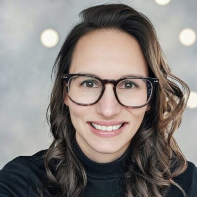 Melanie Kurz headshot