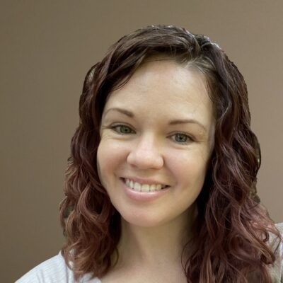 Danialle DeLosh headshot