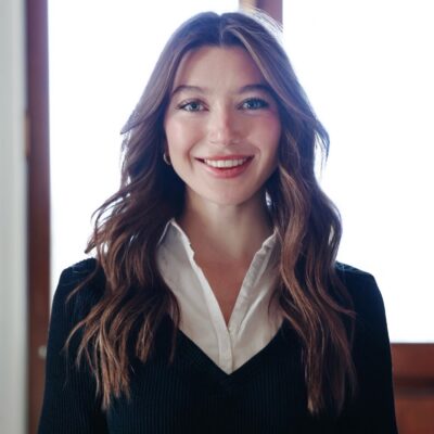 Holly Zimmerli headshot