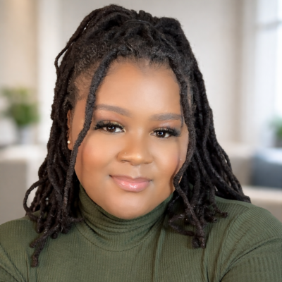 Racquel Wallace headshot