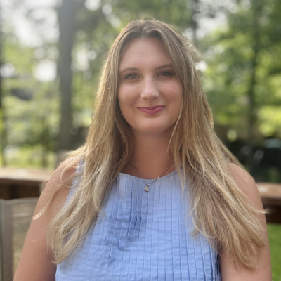 Abby Skelton headshot