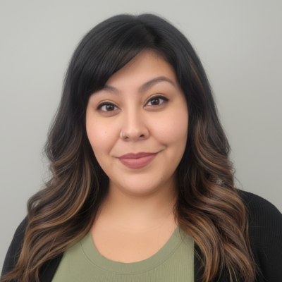 Evelyn Mandujano headshot