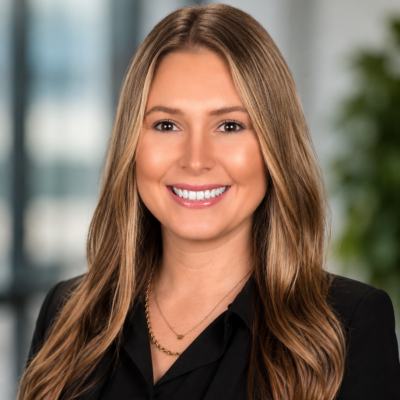 Lauren Clark headshot