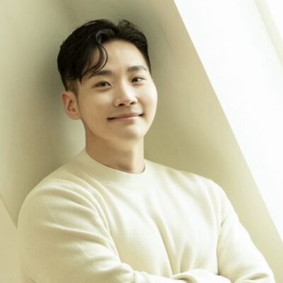Jay Park headshot
