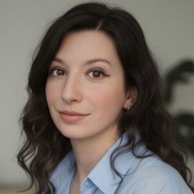 Elisabeth Pomeroy headshot