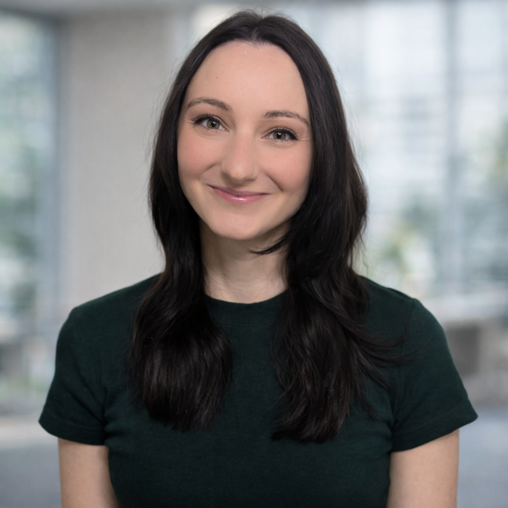 Rebecca Jablonski Headshot