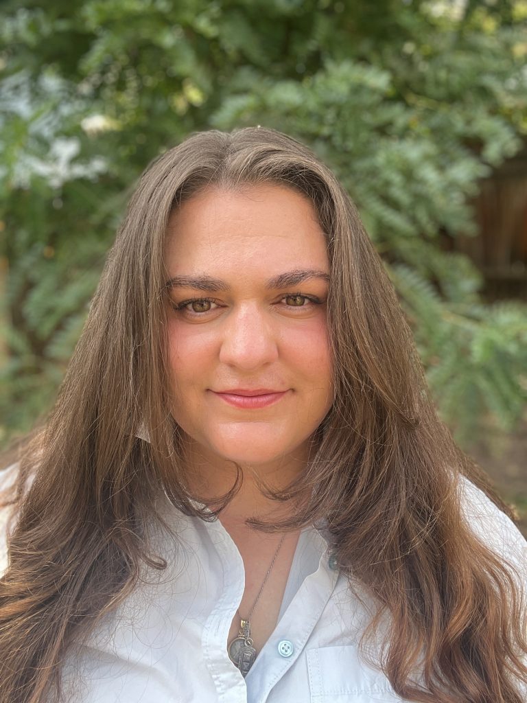 Holly Hay Baur Headshot