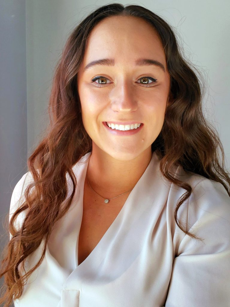 Michelle Schwab Headshot