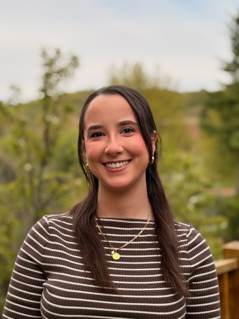Damira Kandic Headshot