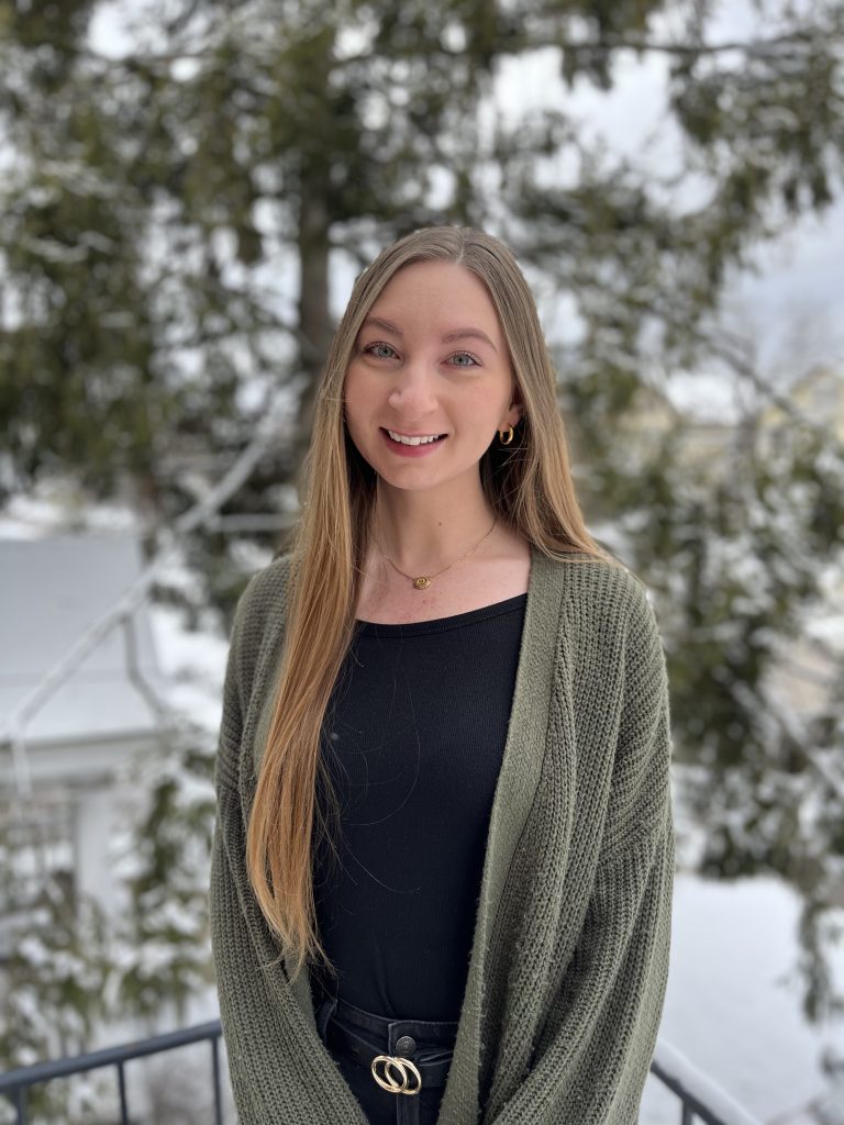 Andie Cutright Headshot