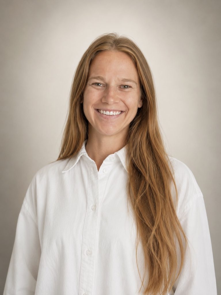 Bethany Balcer Headshot