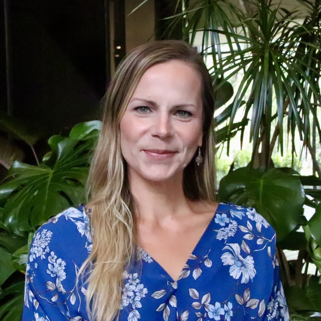 Sharon Seiler Headshot