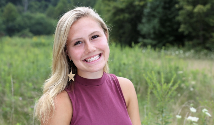 Lindsay Newton Headshot