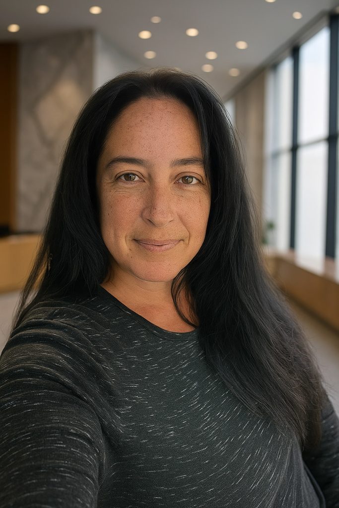 Erin McMahon Headshot
