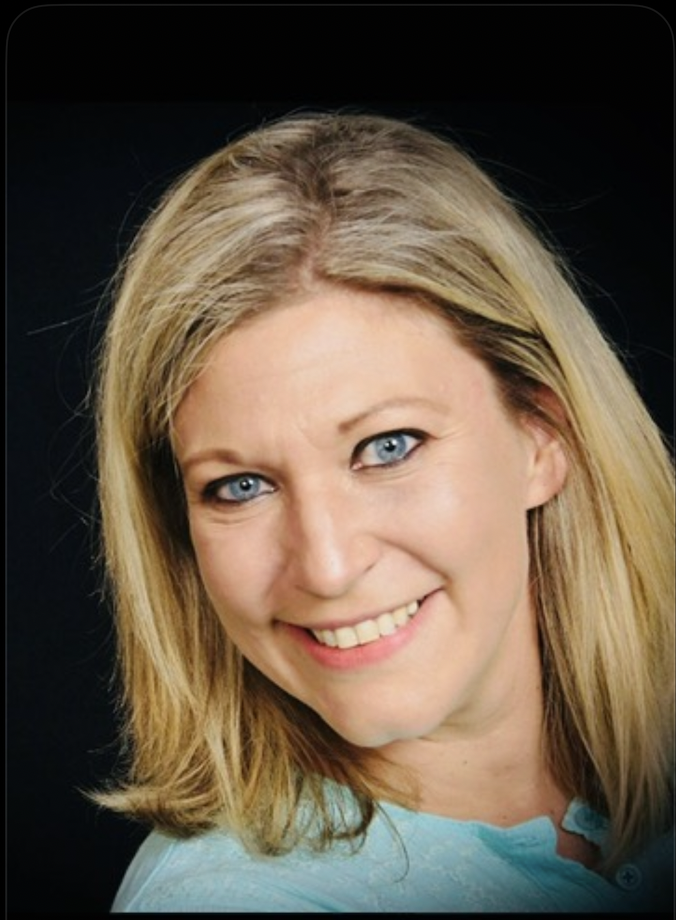 Carrie Evans Headshot