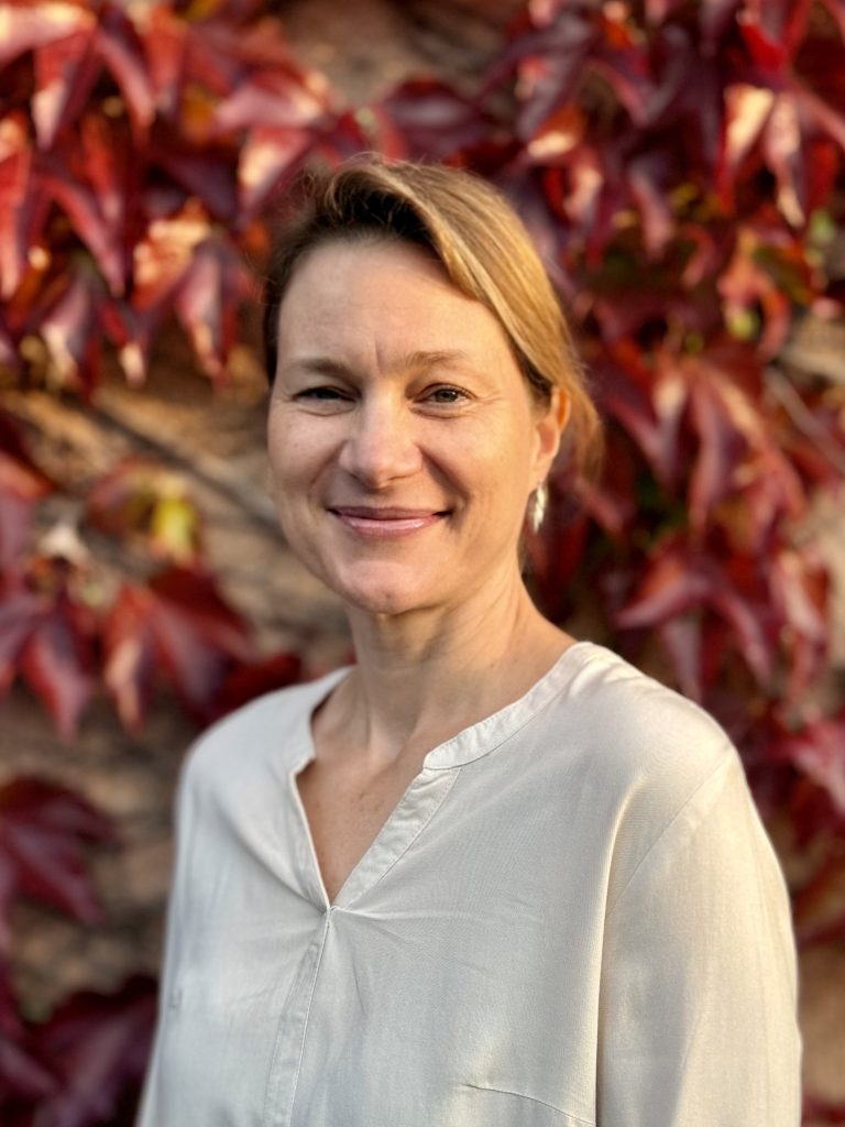 Hana Dandova Hispa Headshot