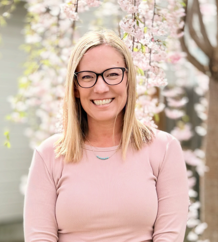 Nicole Hoopes Headshot