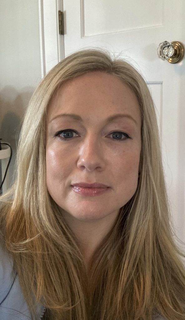 Kate MacKenzie Headshot