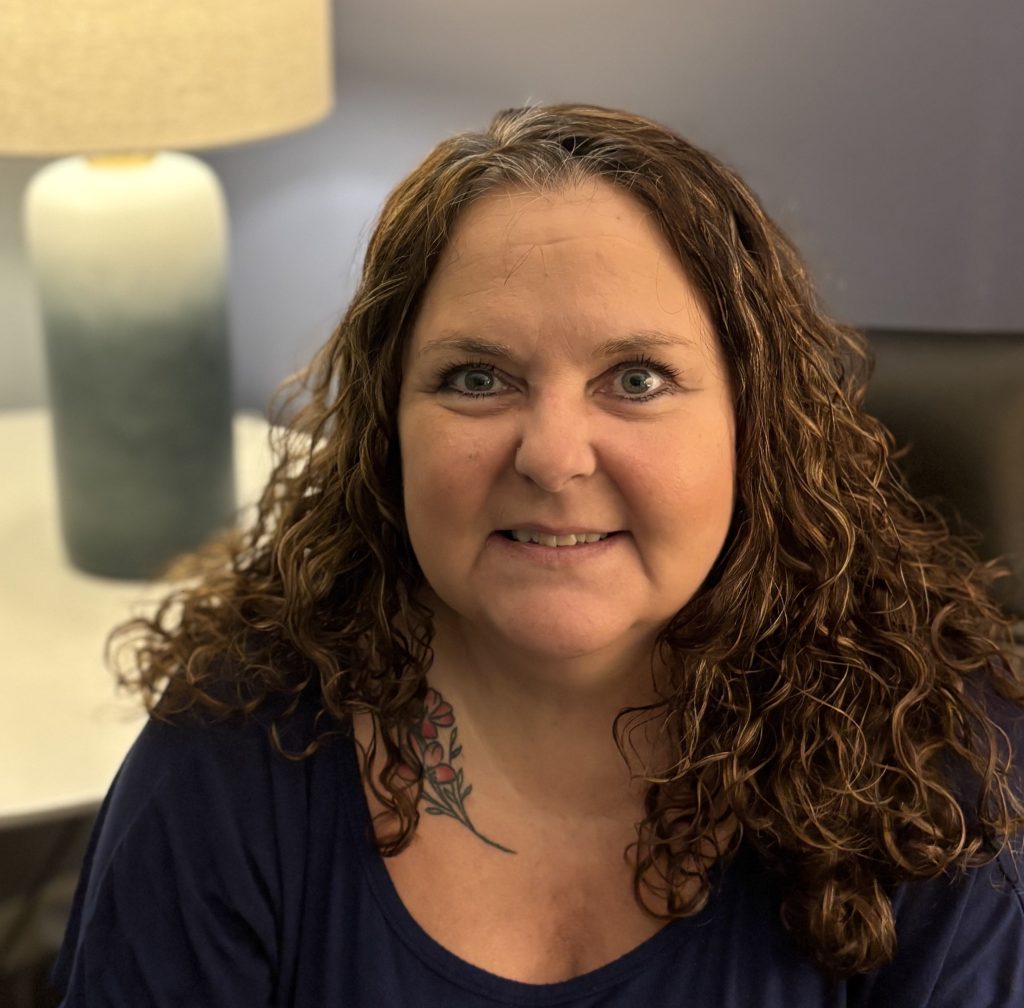 Cynthia Whitten Headshot