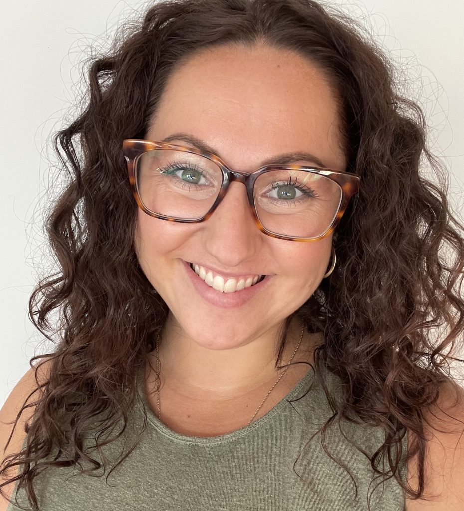 Nicole Dell’Erario Headshot