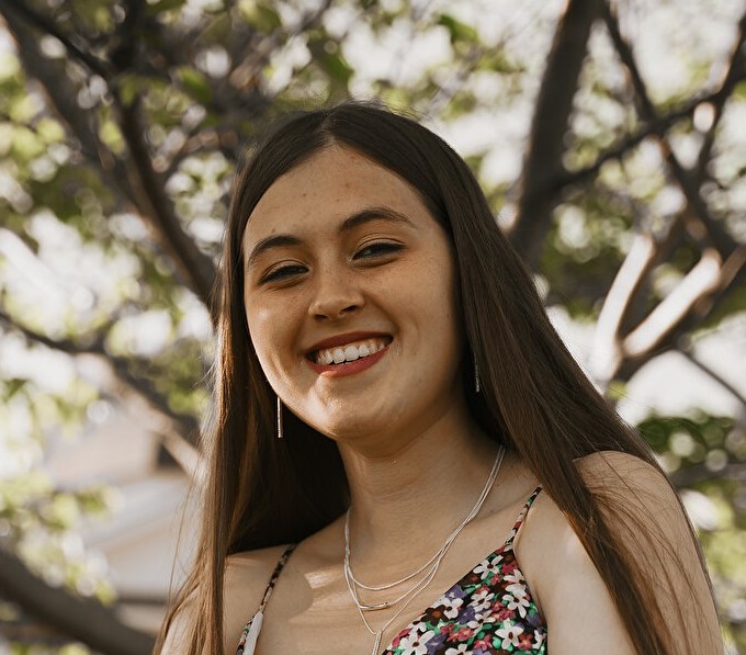 Mollie Bera Headshot