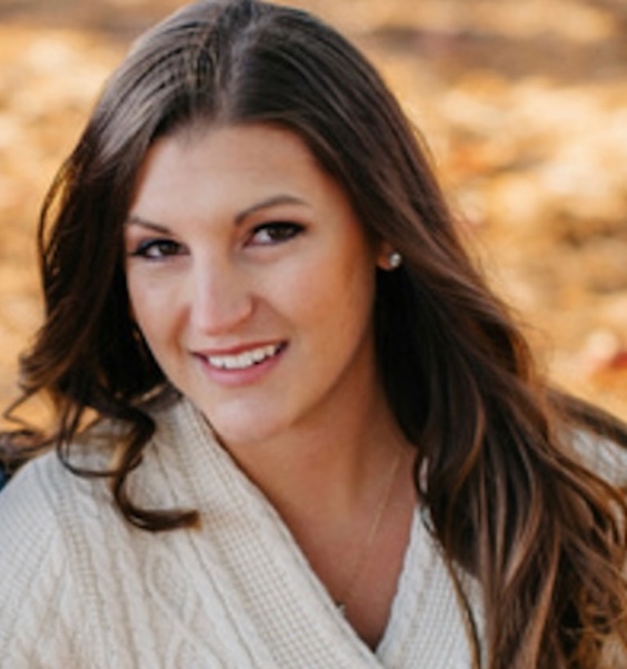 Lauren Sabella Headshot