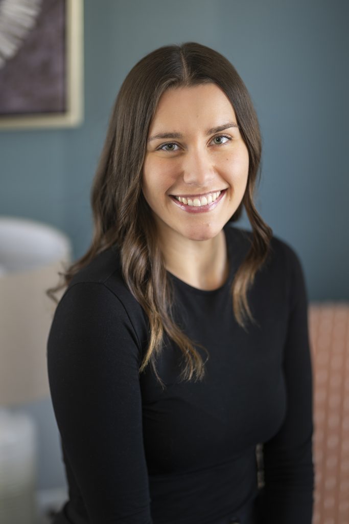 Christen Carnes Headshot
