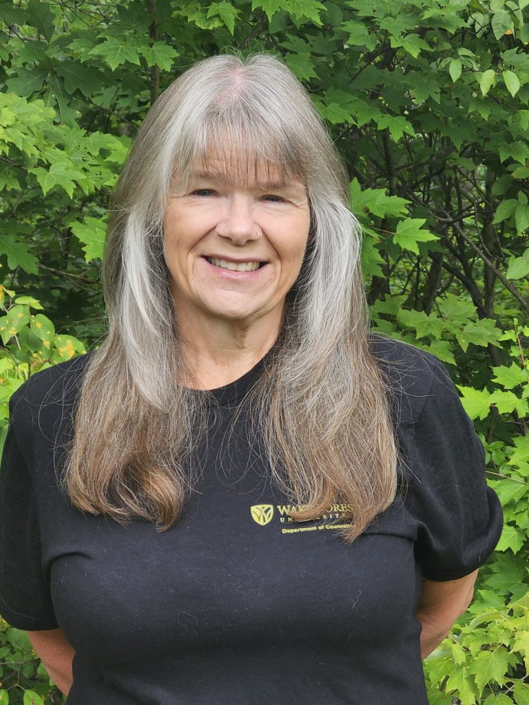 Lynn Downs Headshot