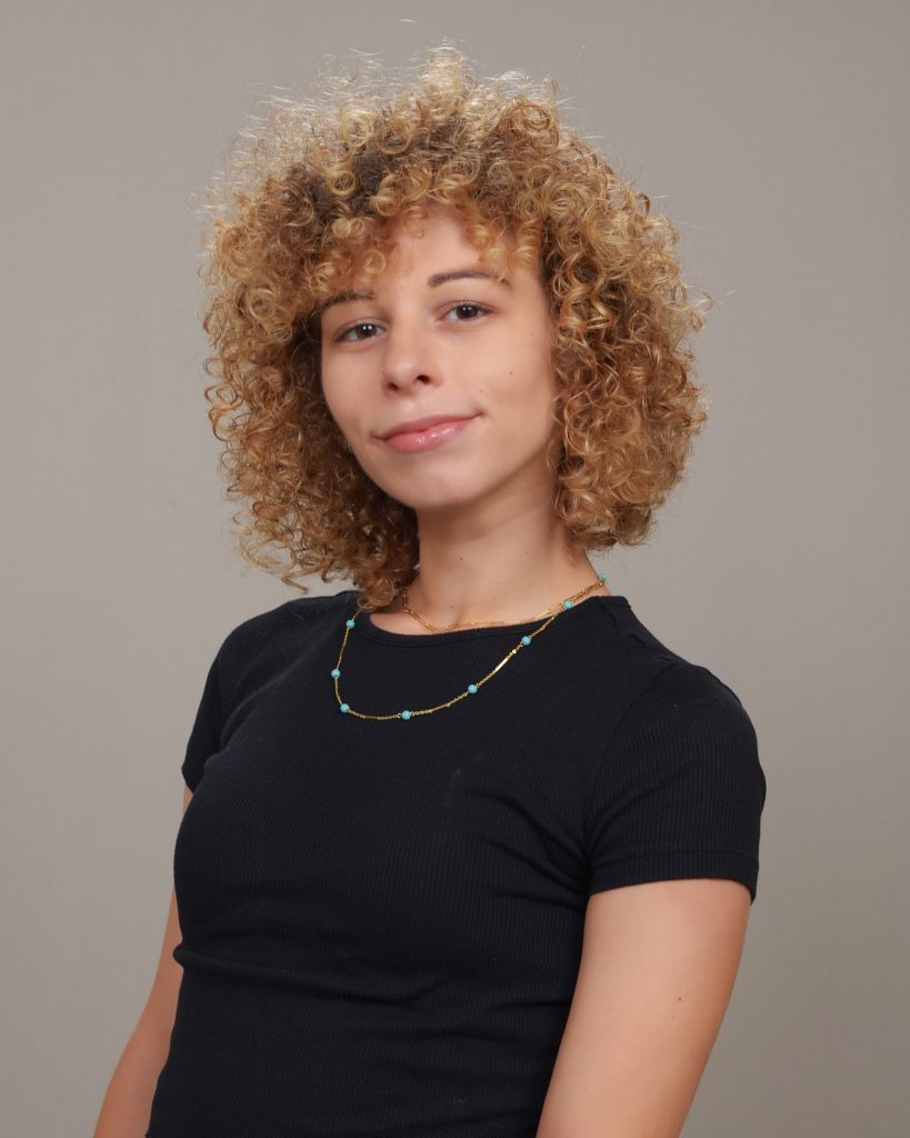 Garine Achikian Headshot