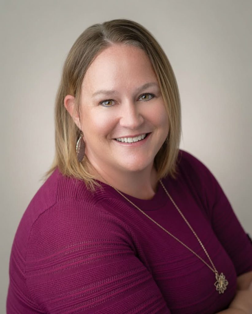 Angie Warner Headshot