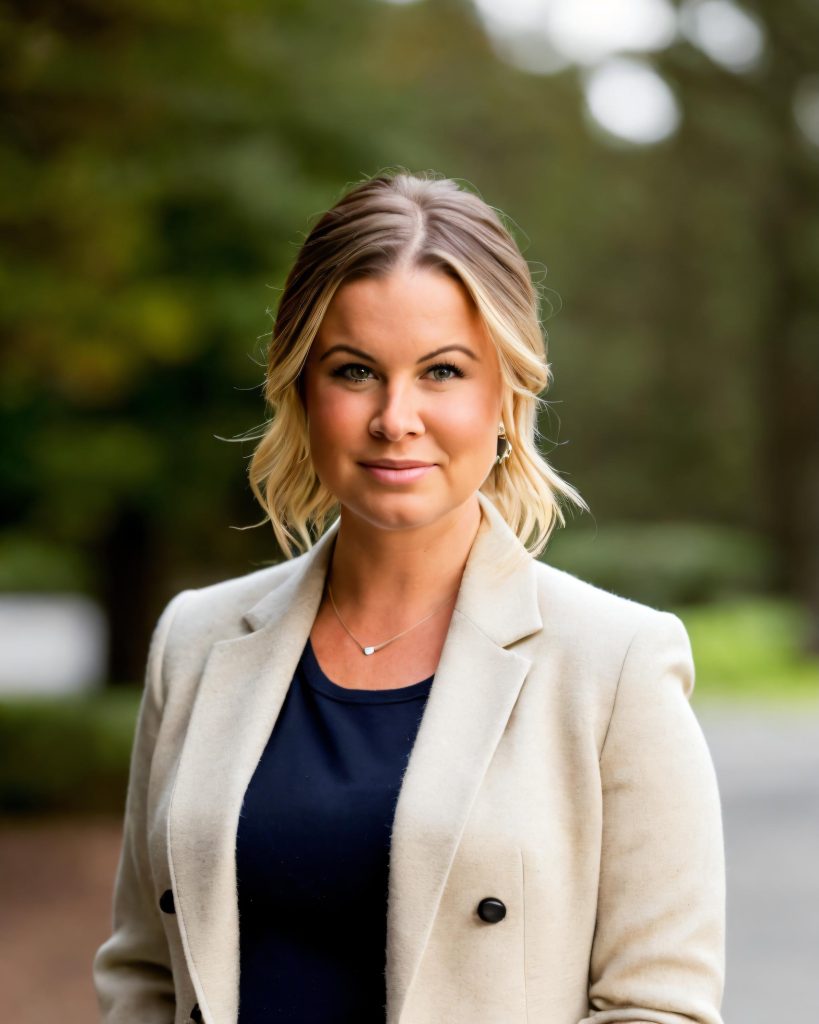 Ashley Solberg Headshot