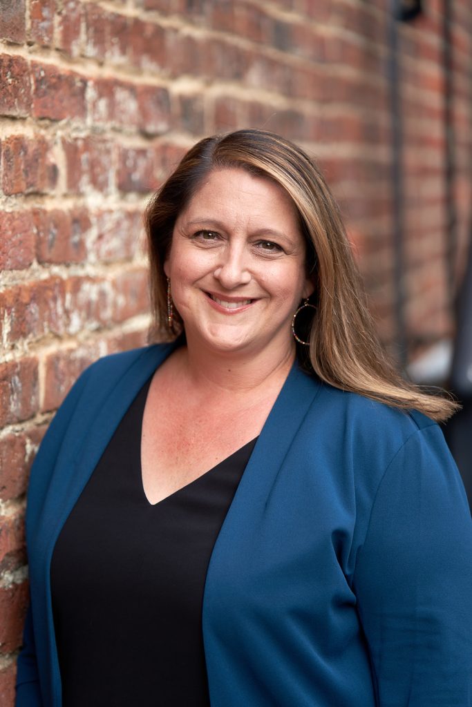 Jennifer McMurdy Headshot