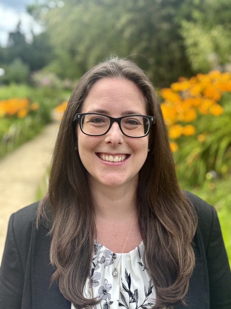Danielle Zurawiecki Headshot