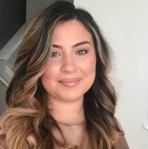 Dana DeLemos Headshot
