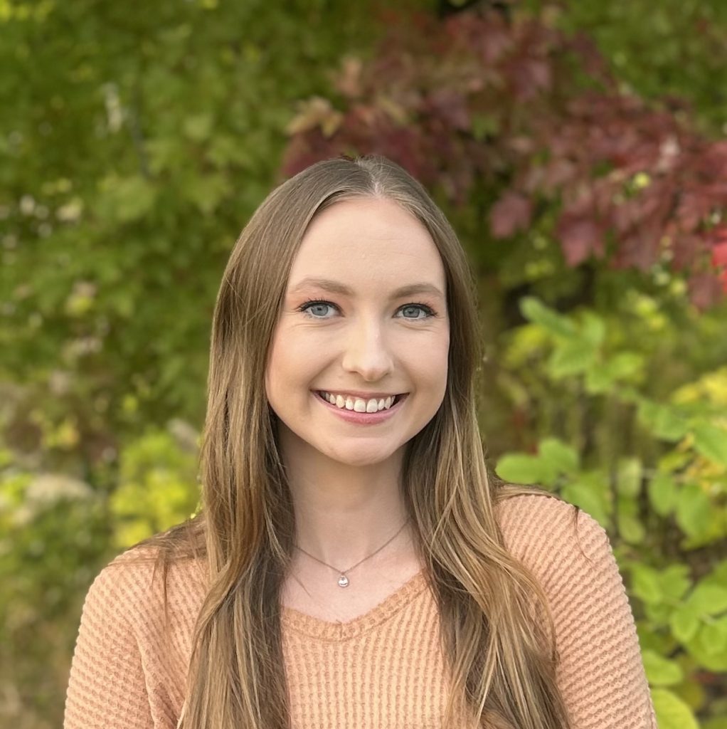Lauren Resch Headshot
